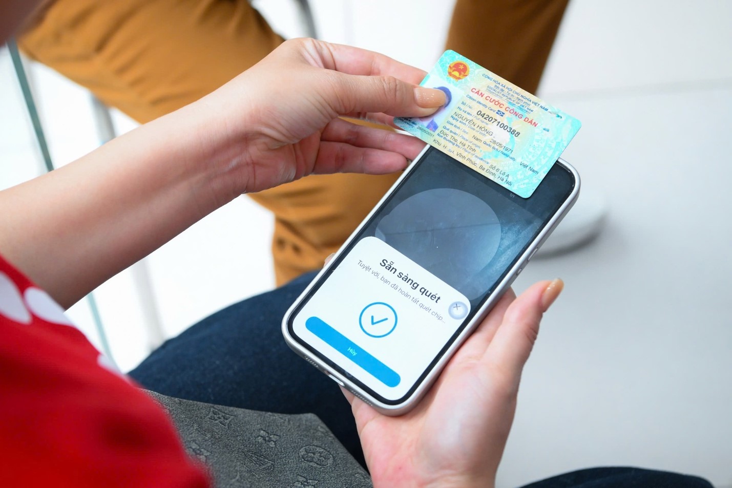 3 trường hợp bị khoá SIM, thu hồi số điện thoại