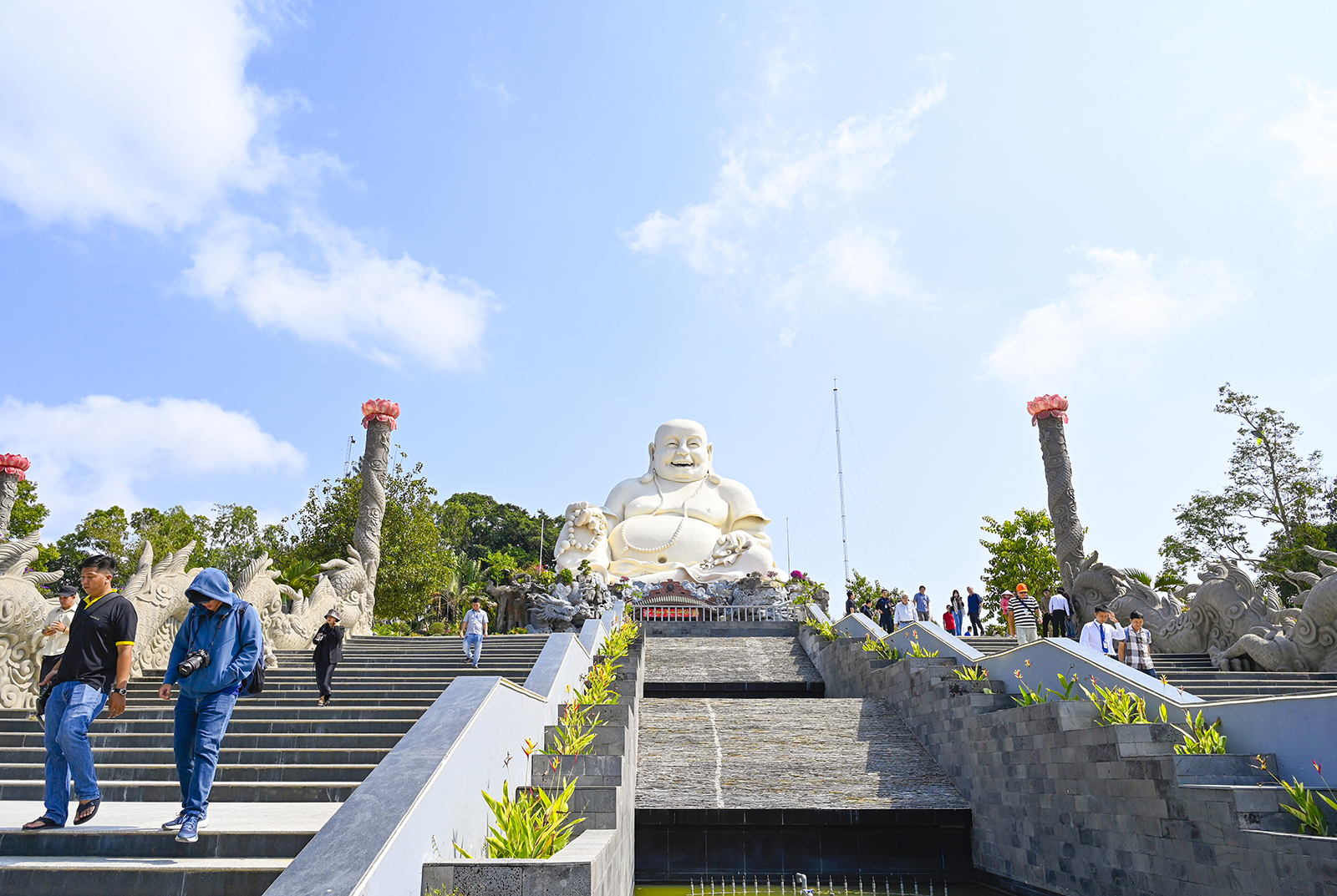 Du lịch vào mùa đón du khách dịp Giỗ Tổ