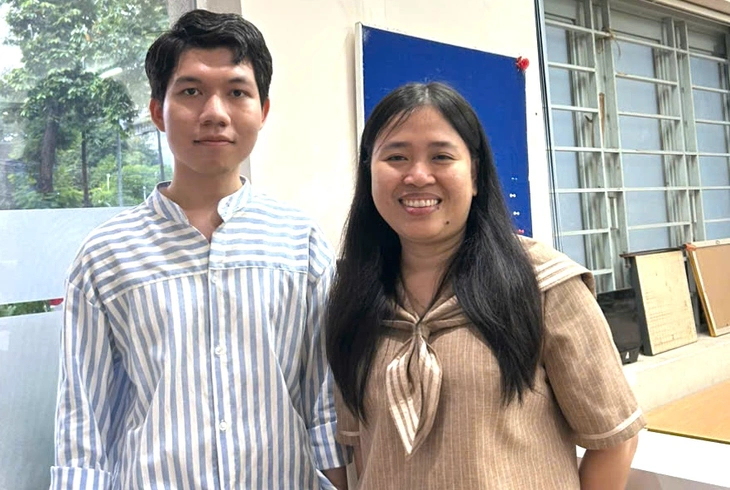 Hai sinh viên Bách khoa tốt nghiệp sớm: Một công bố quốc tế, một theo ngành khó