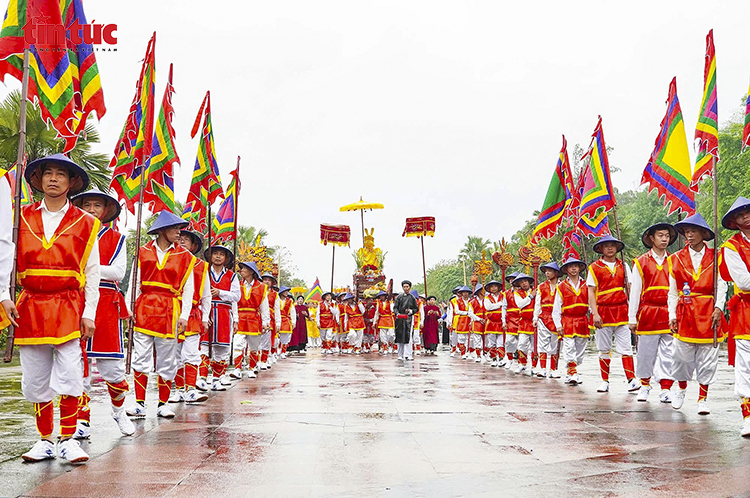 Lễ rước kiệu dâng lễ vật Giỗ Tổ tại Đền Hùng