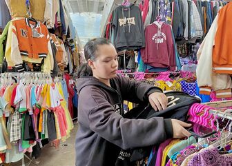 Giữ hồn chợ quê