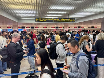 Khách nào nhập cảnh Tân Sơn Nhất bắt buộc phải khai thông tin trực tuyến?