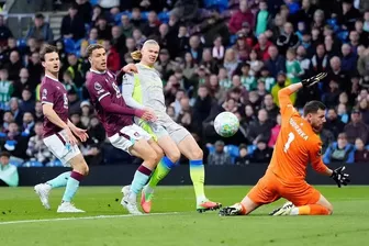 Manchester City vượt qua Arsenal, leo lên đỉnh bảng Premier League