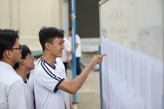 Thí sinh có từ 2 chứng chỉ ngoại ngữ được ưu tiên xét tuyển đại học ra sao?