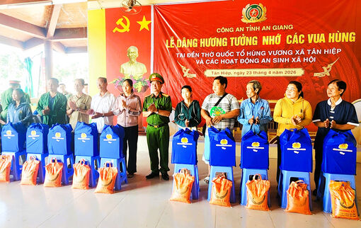 Công an tỉnh An Giang dâng hương tưởng niệm các Vua Hùng và tổ chức các hoạt động an sinh xã hội