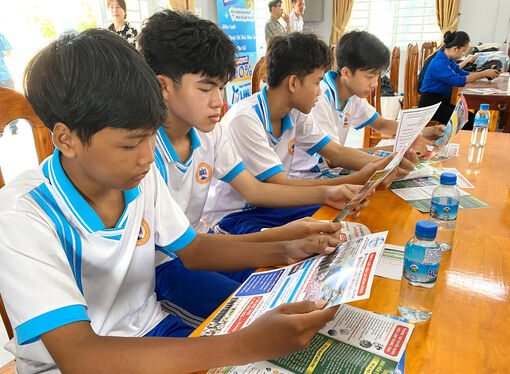 Gần 200 người lao động, đoàn viên, thanh niên phường Thới Sơn được tư vấn việc làm