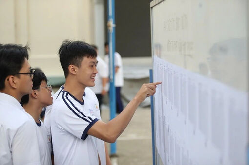 Thí sinh có từ 2 chứng chỉ ngoại ngữ được ưu tiên xét tuyển đại học ra sao?