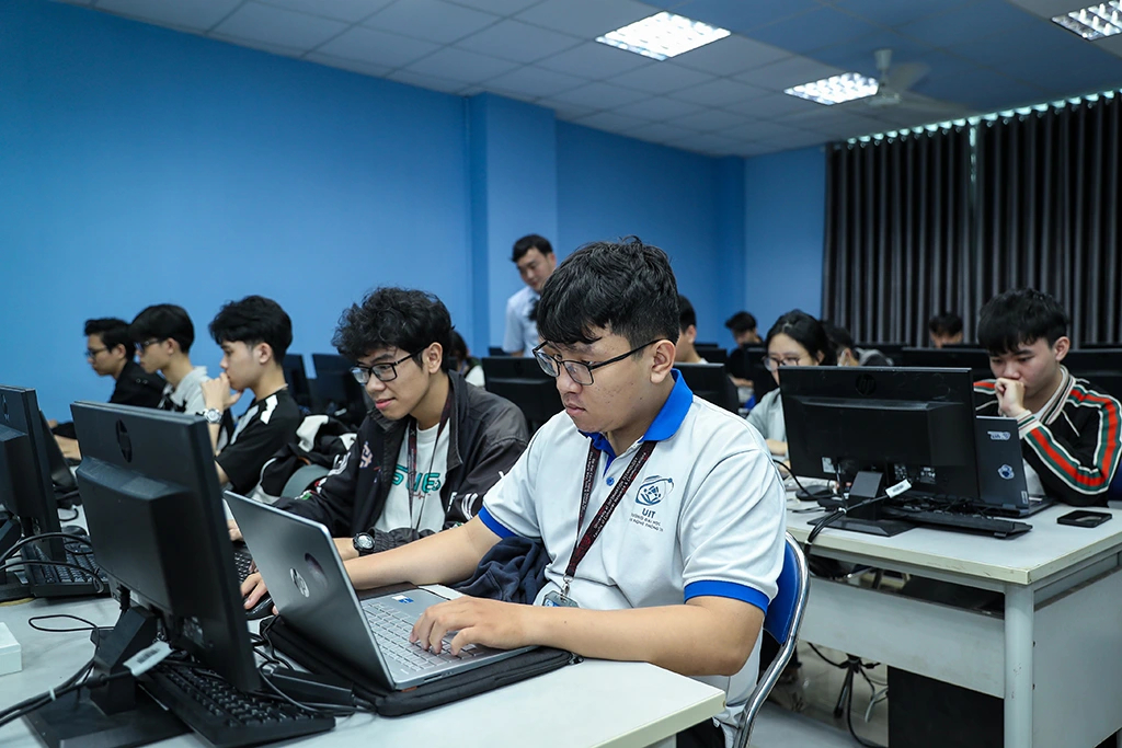 Xác định số lượng tuyển sinh theo quy định mới, trường đại học chuẩn bị ra sao?