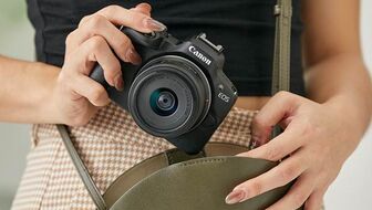 Đánh giá Canon R50 2026: Lựa chọn "vỡ lòng" không đối thủ phân khúc giá rẻ