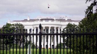 Mỹ bác thông tin mất 6 tháng dọn thủy lôi tại eo biển Hormuz