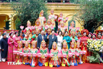 Tổng Bí thư, Chủ tịch nước và Phu nhân chủ trì Chương trình hữu nghị đặc biệt tại Hoàng Thành Thăng Long