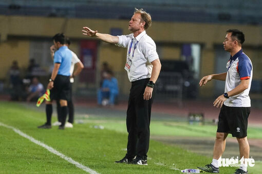 HLV Polking dẫn dắt CLB Công An Hà Nội thêm 2 năm