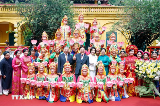 Tổng Bí thư, Chủ tịch nước và Phu nhân chủ trì Chương trình hữu nghị đặc biệt tại Hoàng Thành Thăng Long