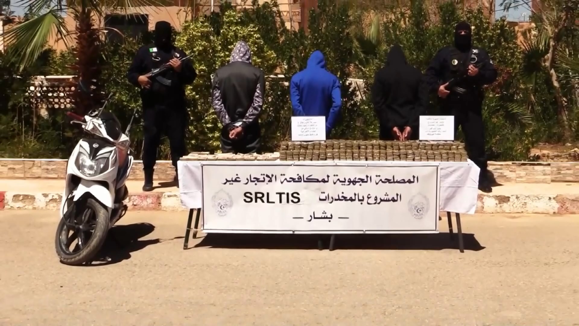 Algeria triệt phá 2 đường dây buôn bán ma túy từ Maroc