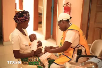 WHO lần đầu duyệt thuốc điều trị sốt rét dành riêng cho trẻ sơ sinh và trẻ nhỏ