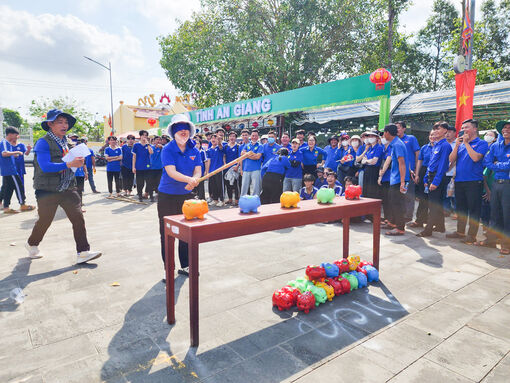 Rộn ràng ngày Giỗ Tổ ở Tân Hiệp