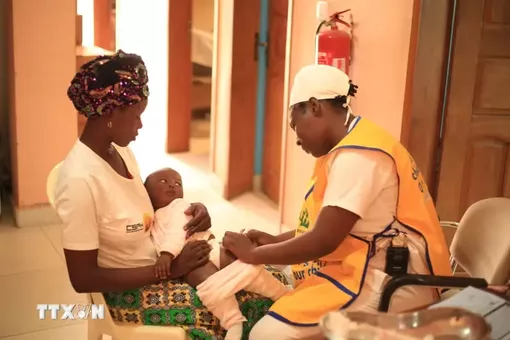 WHO lần đầu duyệt thuốc điều trị sốt rét dành riêng cho trẻ sơ sinh và trẻ nhỏ