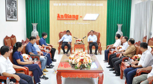 Báo và Phát thanh - Truyền hình An Giang trao đổi kinh nghiệm, mở rộng hợp tác truyền thông với HTV