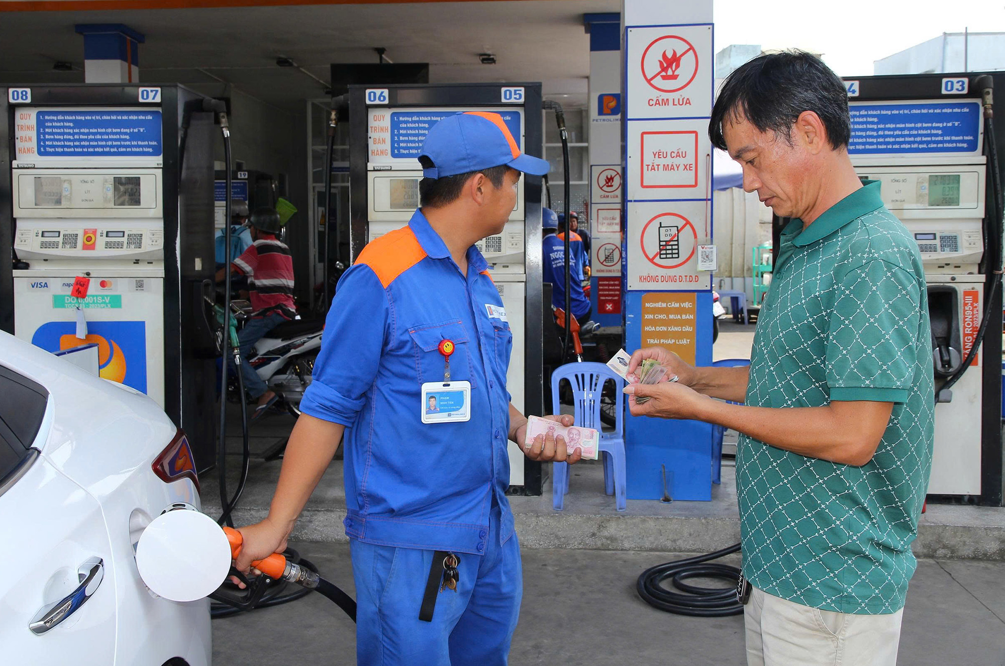 Giữ ổn định thị trường xăng dầu