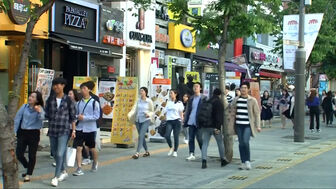 Hàn Quốc hỗ trợ tiền mặt cho nhóm dễ bị tổn thương