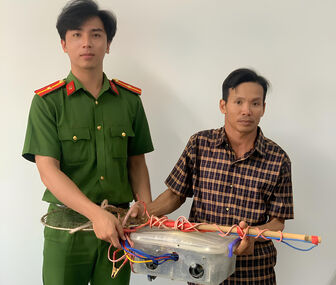 Tự nguyện giao nộp xung điện