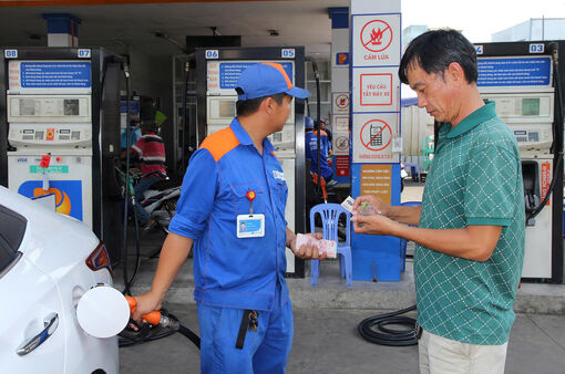 Giữ ổn định thị trường xăng dầu