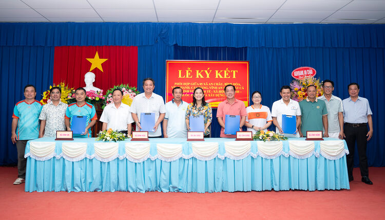 Đảng ủy các xã An Châu, Bình Hòa, Cần Đăng, Vĩnh Hanh, Vĩnh An ký kết chương trình phối hợp