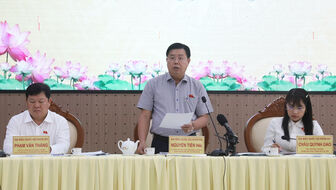 Cử tri phường Rạch Giá phấn khởi trước kết quả Kỳ họp thứ nhất, Quốc hội khóa XVI