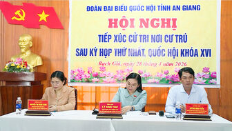 Đại biểu Quốc hội Lý Anh Thư tiếp xúc cử tri phường Rạch Giá