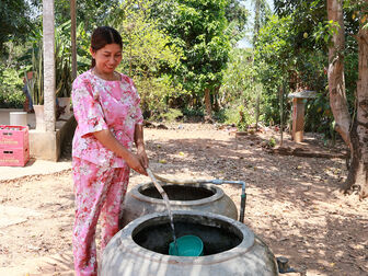 Lo nước sinh hoạt cho dân mùa khô