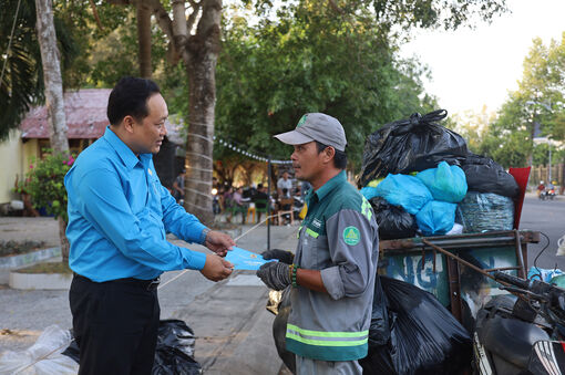 Chăm lo người lao động bằng việc làm cụ thể