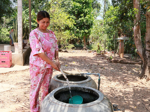 Lo nước sinh hoạt cho dân mùa khô