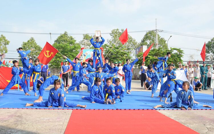 Gần 500 vận động viên tham gia Đại hội Thể dục, thể thao Xã Vĩnh Phong lần thứ I năm 2026