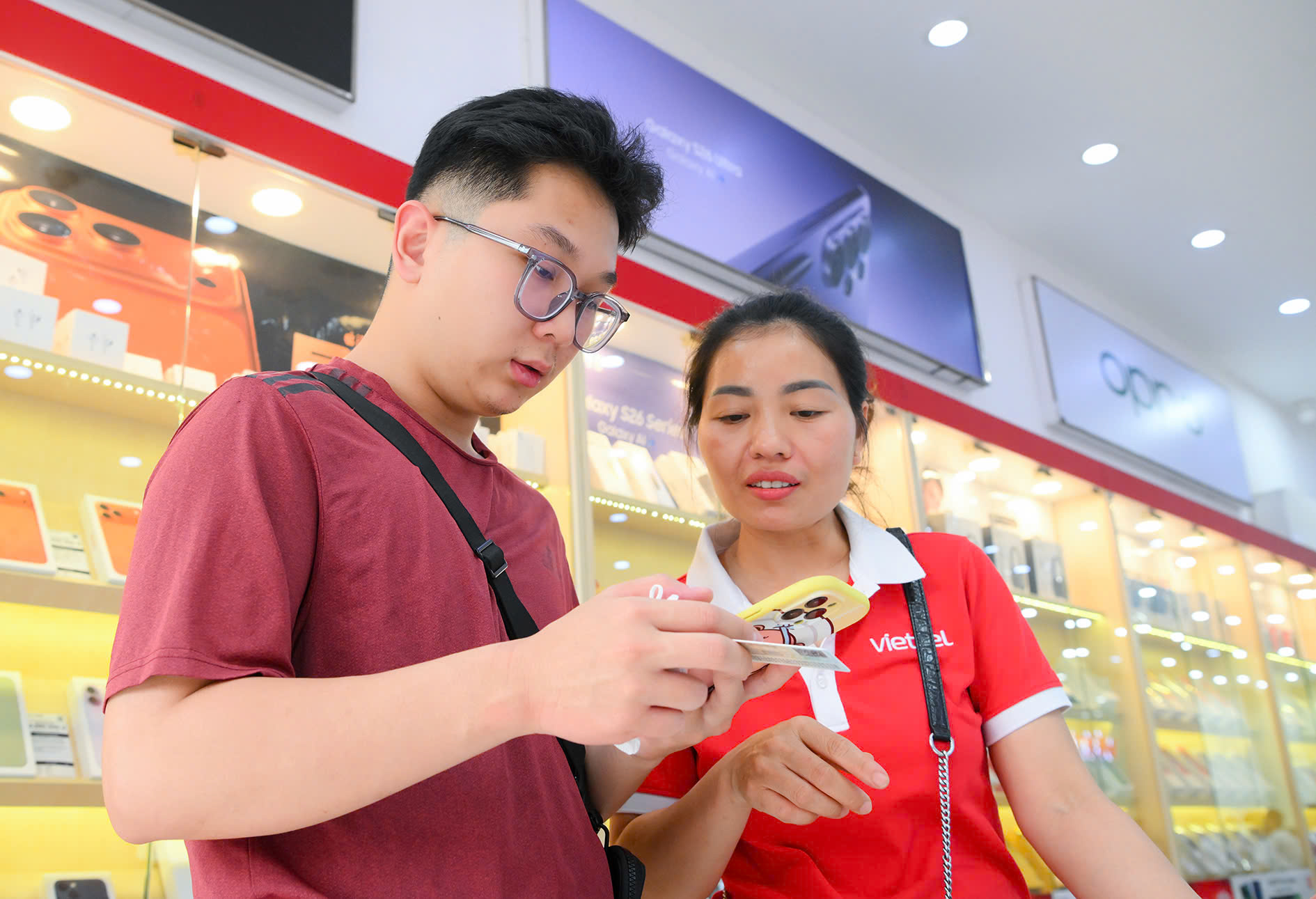 Gần 50.000 điểm hỗ trợ khách hàng Viettel xác thực thông tin thuê bao tránh bị khóa sim