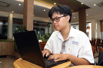 Nam sinh chuyên Lê Hồng Phong TP. Hồ Chí Minh đạt điểm SAT 1.570, nhận học bổng 100% tại Phần Lan