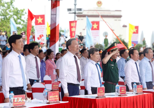 Tổng Bí thư, Chủ tịch nước dự Lễ Thượng cờ "Thống nhất non sông"