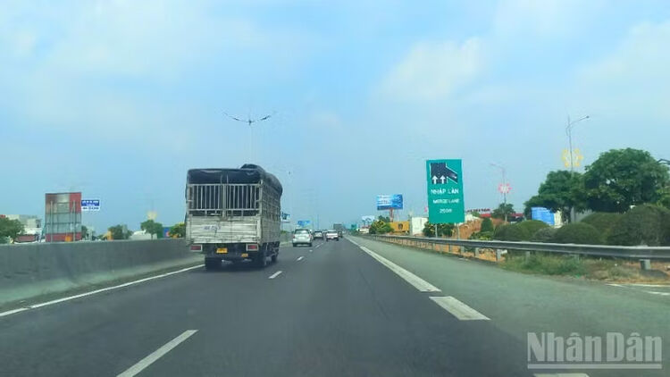 Cao tốc Hậu Giang-Cà Mau thông xe trở lại