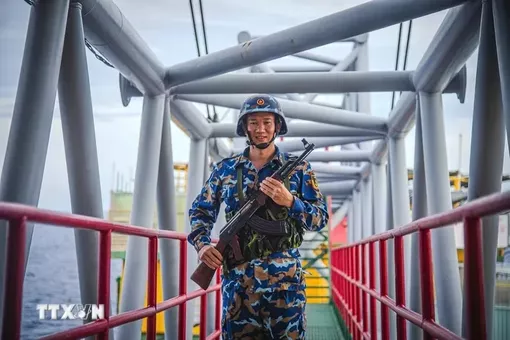 Những "pháo đài thép" huyền thoại nơi thềm lục địa phía Nam