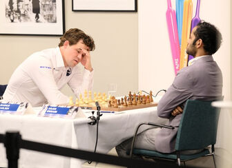 Carlsen trở lại nội dung cờ tiêu chuẩn sau gần 1 năm vắng bóng