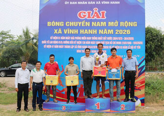 Đội chủ nhà xã Vĩnh Hanh vô địch Giải Bóng chuyền nam mở rộng