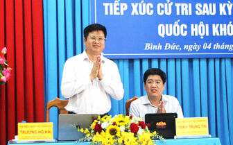Đại biểu Quốc hội tiếp xúc cử tri phường Bình Đức