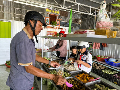 Quán cơm chay 0 đồng ở Tri Tôn