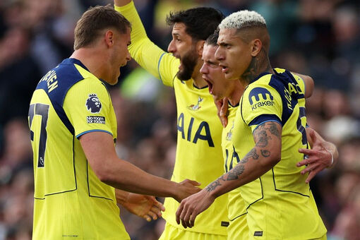 Thắng bất ngờ, Tottenham thoát khỏi nhóm rớt hạng