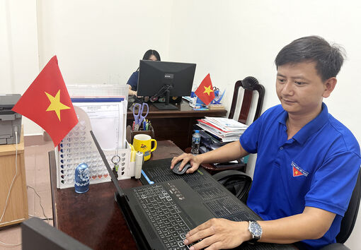 Người trẻ học cách ứng xử trên mạng
