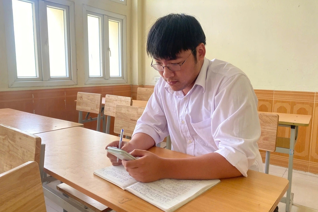 Nam sinh 7 lần thi tốt nghiệp THPT