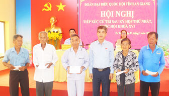 Đoàn Đại biểu Quốc hội tỉnh An Giang, đơn vị số 3 tiếp xúc cử tri tại xã Tri Tôn