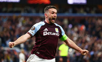 Aston Villa thắp lên hy vọng cho Chelsea
