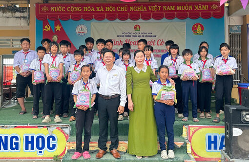 Suất gạo nghĩa tình