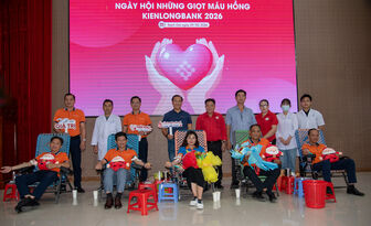 100 tình nguyện viên tham gia ngày hội những giọt máu hồng KienlongBank lần thứ 8