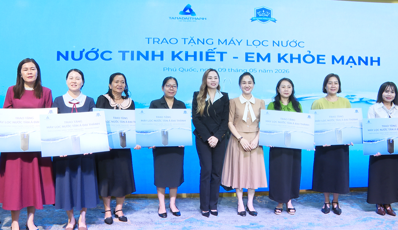Tặng 50 máy lọc nước cho các trường học tại đặc khu Phú Quốc